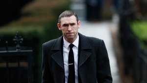Легенда на Арсенал се заяде с Йозил
