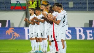 Коня "дърпа" Георги Николов с пачки