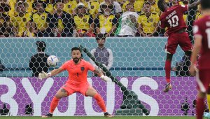 Като филм: Вратарят на Еквадор е първата "жертва" на Меси