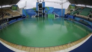 Позор за Рио! Затвориха Олимпийския басеин заради ужасна миризма