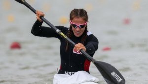 Йоана Георгиева триумфира със световната титла на 200 м каяк + СНИМКИ