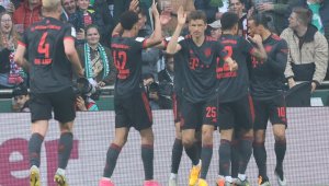 Байерн оцеля в Бремен и дръпна на върха