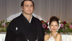 Котоошу и Асако си казаха "да" навръх Св. Валентин в Токио