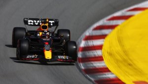 Ред Бул подари победата на Макс след драма и отпадане на Льоклер