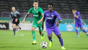 Бивш на Барса и Етър ще рита в Полша