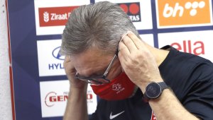 Селекционерът на Полша е с коронавирус 