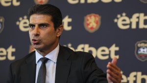 Човек на Бербатов към Гонзо: Неможач, имай срам! Лапаш 20 бона на месец