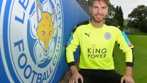 Лестър купи германски вратар