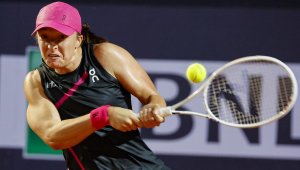 Ига Швьонтек и Коко Гоф с победи в Рим