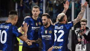 Ливърпул флиртува с Чалханоглу