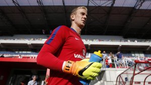 Челси сменя "най-слабия" вратар с Джо Харт 