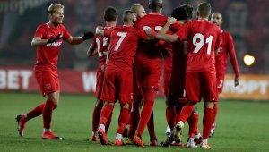 "Царете" се върнаха в мъглата срещу Етър