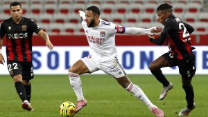 ПСЖ прави сечено на Барса за Депай