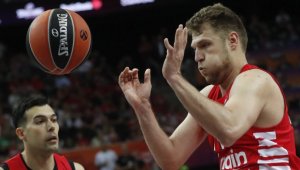 Везенков и Олимпиакос ще стартират битката за титлата срещу Панатинайкос на 4 юни