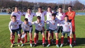 Мечтата на България U17 за Европейското угасна
