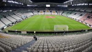 Футболна революция: В Италия махат ВАР и намалят заплатите с 33%