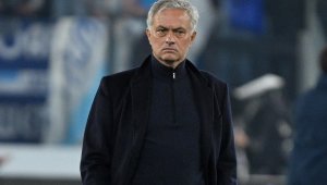 С овехтелия си футбол Моуриньо няма място в гранд