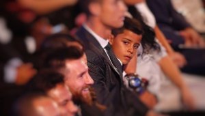 Синът на Роналдо към Меси: Ти си мой идол, обичам те! + СНИМКА