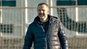 Треньорът на Локо Пд бяга от „Лаута“