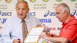 Пената ни качи на футболния Еверест