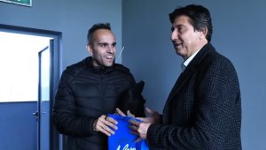 Още един испанец "цъфна" в Левски + ВИДЕО