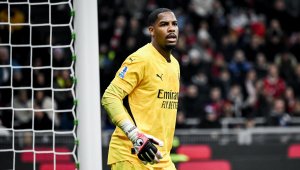 Ман Юнайтед сменя Онана с Майк Менян