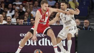 Олимпиакос  се срина в последната част и падна в Мадрид