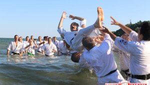 Киокушин – къпещото се в морето единоборство