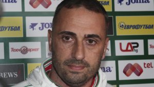 Шеф в БФС подкрепи Петев