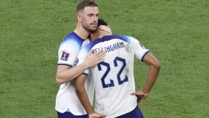 Официално! Бивш капитан на Ливърпул стана „пчеличка“