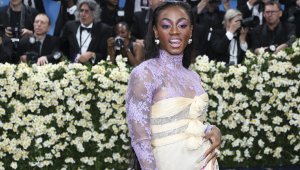 Арестуваха световната шампионка на 100 м за домашно насилие