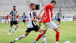 ЦСКА 1948 спъна Локо Пловдив, но "черно-белите" отново минаха Левски