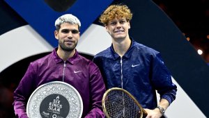 Синер и Алкарас излизат в любопитна битка 