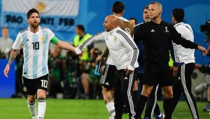 Сампаоли към Меси: Да пусна ли Кун?