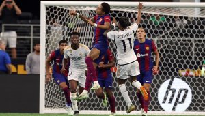 Избраха съдията за Ел Класико! Барса - Реал 3:3