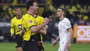 Дортмунд се върна в топ 4 след бой над Айнтрахт 