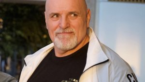 Джон Фюри разби главата си в човек от екипа на Усик (ВИДЕО)