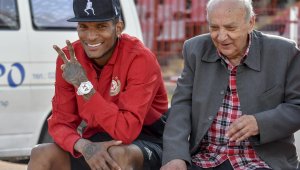 Връща ли се в ЦСКА? Мистерия около Каранга 