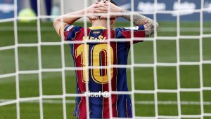 Кой е по-добър? Кристиано Роналдо никога не е изпадал в черната серия на Лео Меси 	     