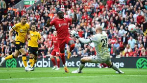 Лудост на "Анфийлд": Ливърпул обърна Уулвс, но завърши втори
