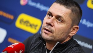Александър Димитров недоволен и добави: С Индонезия ще е много трудно