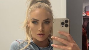 Секси футболистка отказа 100 000 долара от порносайт + СНИМКИ