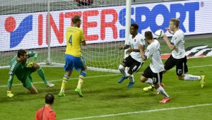 Австрия смаза Швеция и ще играе на Евро 2016