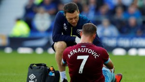 Голям проблем за "чуковете" преди лондонския сблъсък с Челси