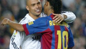 Роналдиньо обяви своя Дрийм тим на малки вратички