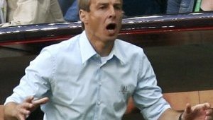 Журналисти тормозят майката на Клинсман