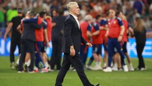 Грозна игра! Французите искат оставката на Дешан