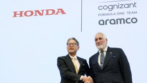 Хонда се връща във Формула 1, става партньор на Астън Мартин