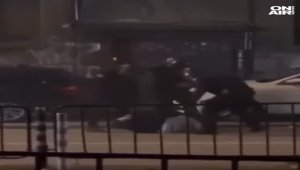 ВИДЕО: Безумна полицейска агресия в София (+18)