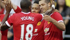 ОФИЦИАЛНО: Йънг остава "червен дявол" до 2018